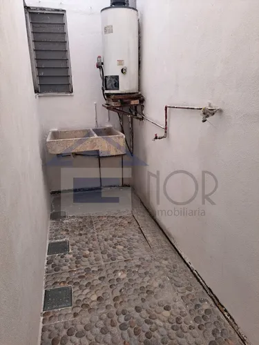 501.vr.6. Casa En Excelente Ubicaccion A Unas Calles De Plaza Las Antenas, Cuenta Con 2 Recamaras, 1 Baño, Cajon De Estacionamiento.