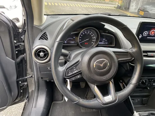 Mazda 2 1.5 Touring Mt 2021