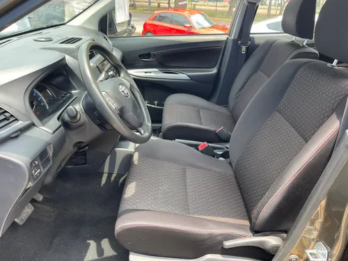 Toyota Avanza 1.5 Le At