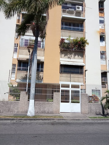 Vendo Apartamento En La Urbanizacion Andres Bello / Es 1969
