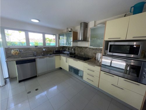 Se Alquila Casa 360m2 5h+s/4b+s/4pe Lomas De La Lagunita