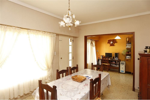 Imagen 4 de 30 de Venta Casa 6 Ambientes Pileta Jardin Haedo Moron