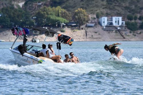 Imagen 10 de 10 de Lancha De Wakeboard Y Wakesurf Skywake X20