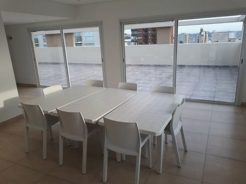 Imagen 12 de 17 de Dos Ambientes En Zona Residencial