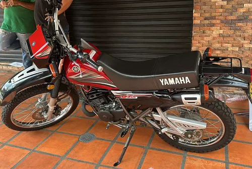 Dt 125 2 Trajes