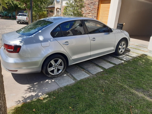 Imagen 2 de 6 de Volkswagen Vento 2.5 Luxury 170cv Tiptronic 2016