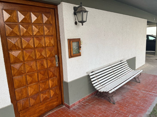 Magnifico Departamento Tres Ambientes Con Cochera Y Gas Natural A Metros Del Mar En Venta En Villa Gesell