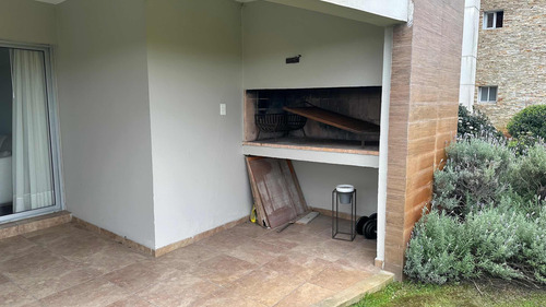 Apto En Rambla 3 Dorm 2 Baños Con Jardín Y Parrilla Exclusiv