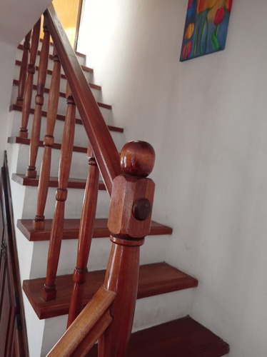 Excelente Casa , Con Renta, 3 Dormitorios, Garajes Y Barbacoas - La Paz