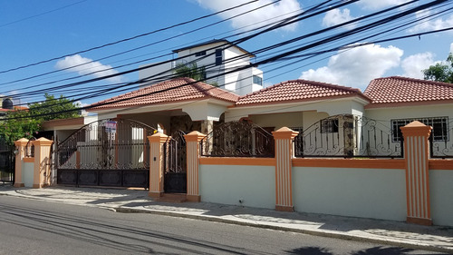 Casa En Llanos De Gurabo