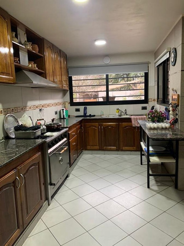 Imagen 12 de 17 de Hermosa Casa Quinta De 5 Amb Muy Amplios Y Luminosos.