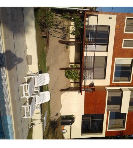 Imagen 2 de 11 de Casa De Categoria En Villa Carlos Paz