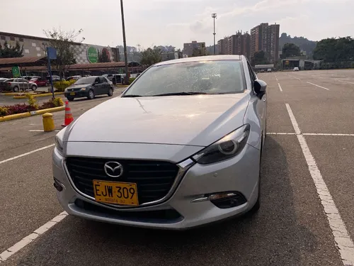 Mazda 3 2.O SPORT TOURING