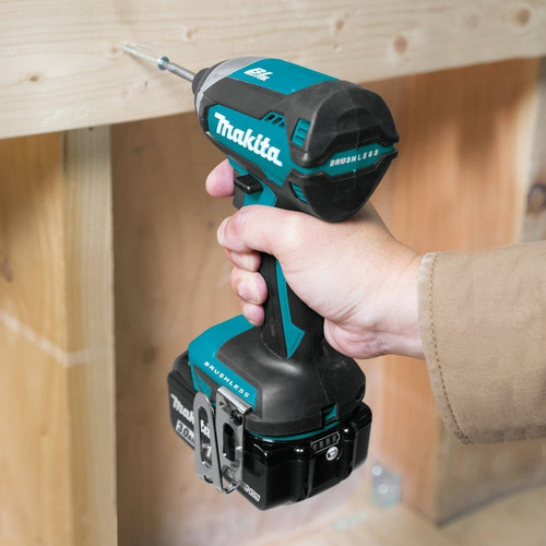 Kit De Perfuração Makita Xt281s. 18v, Com Carregador E Bater