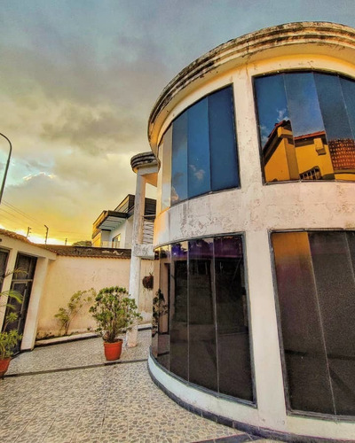 Imagen 1 de 25 de Casa Venta Urb. Agua Clara. Adlz