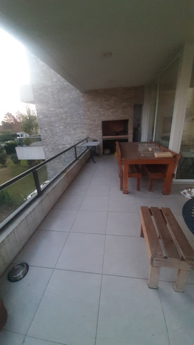 Venta Departamento De 5 Ambientes En Barrio Buenos Aires Village