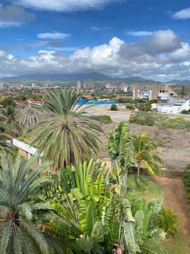 Conjunto Res. Loma Real, Se Vende Ph Duplex. Ic-00374