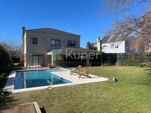 Casa Chalet En Venta En Septiembre, Escobar, G.b.a. Zona Norte