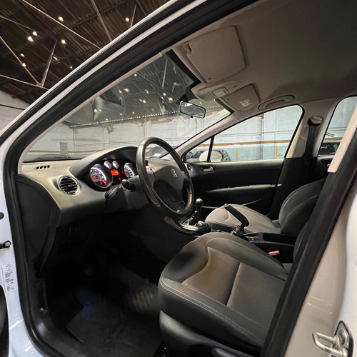 Imagen 17 de 21 de Peugeot 308 2017 1.6 Active