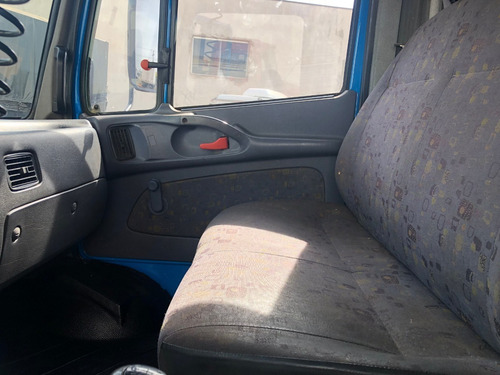 Imagem 5 de 12 de Mercedes Bens 1620 2003 Azul
