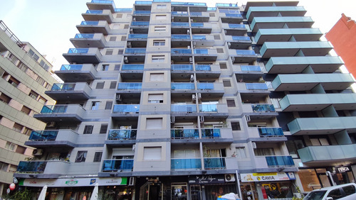 Alquila Apartamento 1 Dormitorio, Balcón Y Garaje - Pocitos