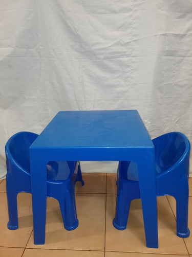 Juego Mesa Y  2 Sillitas Infantiles Plasticas