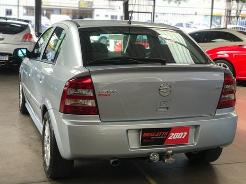 Imagem 4 de 8 de Chevrolet Astra Advantage 2.0