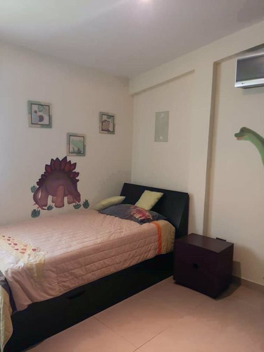 Imagen 11 de 18 de Gabriel Rivas Vende Casa En Urb. El Parral Valencia Cod: Lemc-458