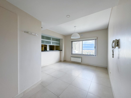 Departamento 3 Dormitorios, Torre Dolfines, Vista Al Rio, Puerto Norte