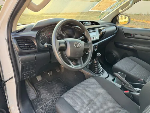 Toyota Hilux 2.7 Cabina Doble Sr Mt