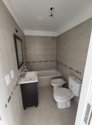 Imagen 7 de 9 de Departamento En Venta En Moron Centro