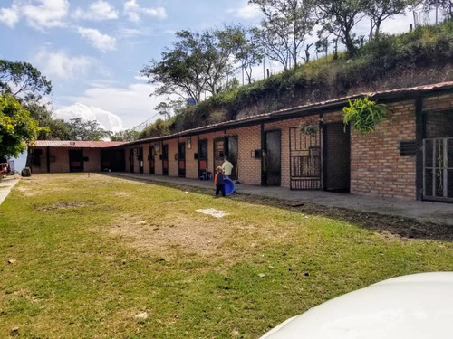 Imagen 8 de 12 de Casa De Campo En Venta En Floryana