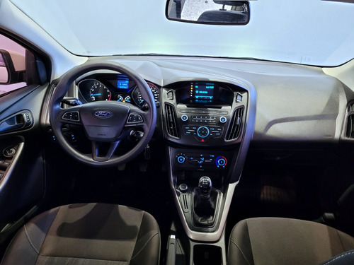 Ford Focus III 1.6 Sedan S