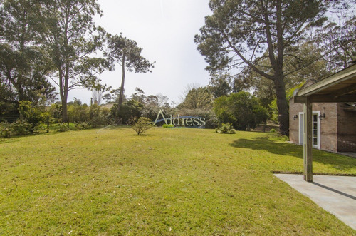 Casa En La Arbolada, Punta Del Este- Ref: 3074