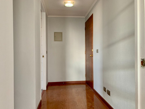 Cómodo/ Luminoso/ Impecable/ Ricardo Lyon/ 80m2