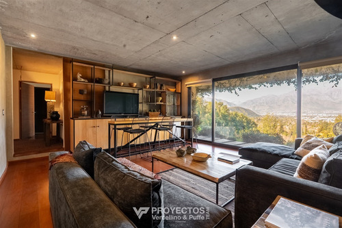 Casa En Venta De 8 Dorm. En Lo Barnechea