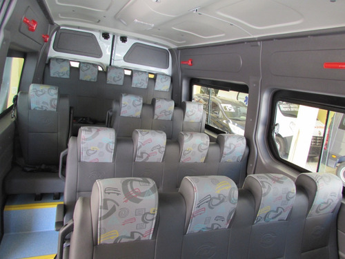 Renault Master Versão Escolar Com Patamar Elevado
