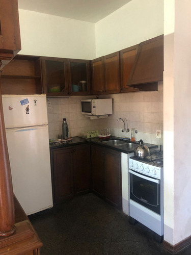 Lega Propiedades Vende Hermosa Casa Con Fondo.