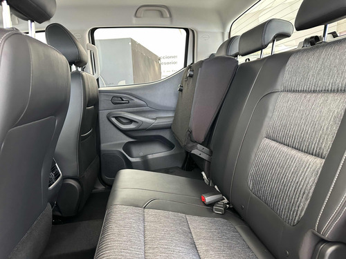 Ram 1200 Tradesman Crew Cab Tm 2025