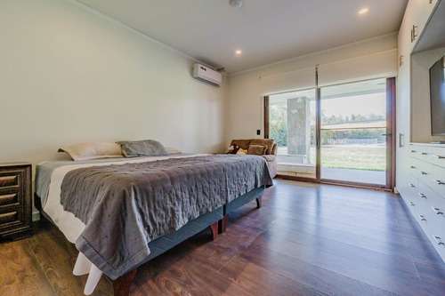 Casa Con Doble Altura Impecable, En Condominio Las Garzas