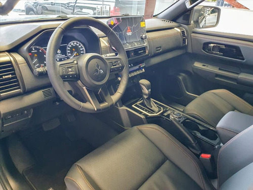 Mitsubishi Triton 2.4 BITURBO DIESEL CD GLS 4X4 AUTOMÁTICO
