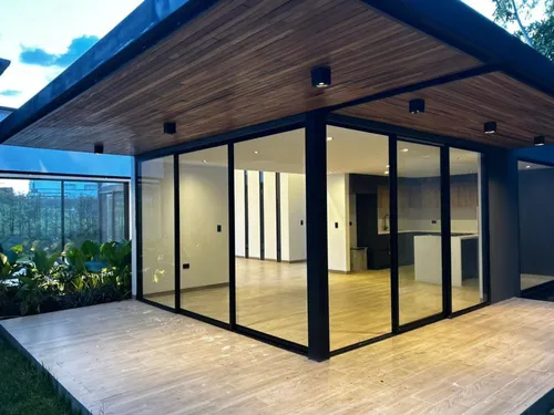Casa En Arriendo/venta En Cerritos. Cod A20446