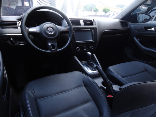 Volkswagen Jetta 2.0 Comfortline Flex 4p Automática