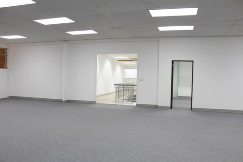 Imagen 22 de 25 de Oficinas Corporativas Plaza Comercial Arboledas, Tlalnepantla, Edo. Méx.