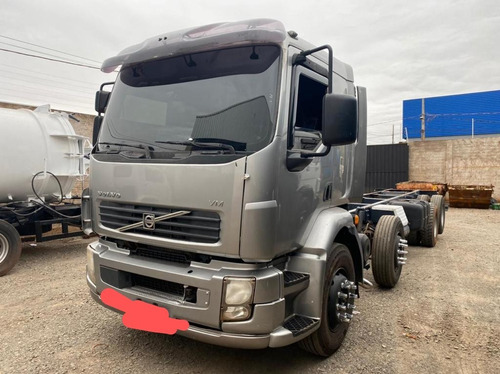 Imagem 1 de 6 de Volvo Vm 260 Bitruck