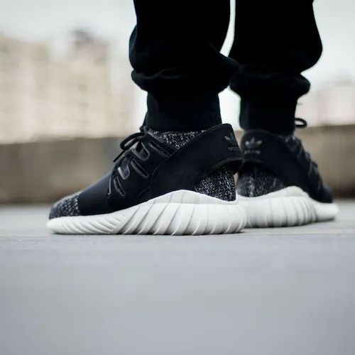 Adidas tubular clearance oreo