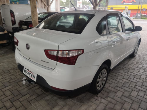 Imagem 4 de 11 de Fiat Grand Siena Attractive 1.4 - 2014