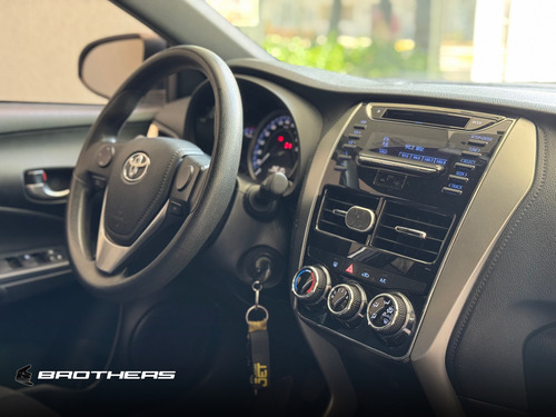 Toyota Yaris 1.5 107cv Xs