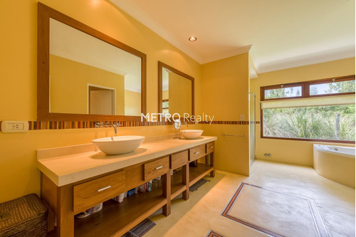 Casa En Venta 8 Ambientes En Barrio Privado Loma Escondida, Open Door