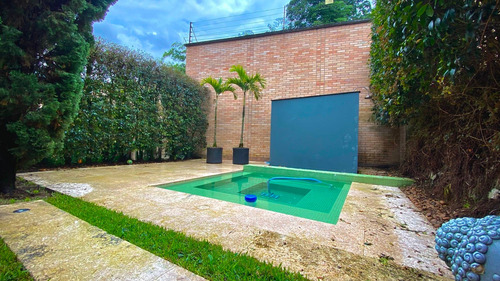 Imagen 2 de 14 de Casa Moderna Loma Del Atravesado (la Intermedia)
